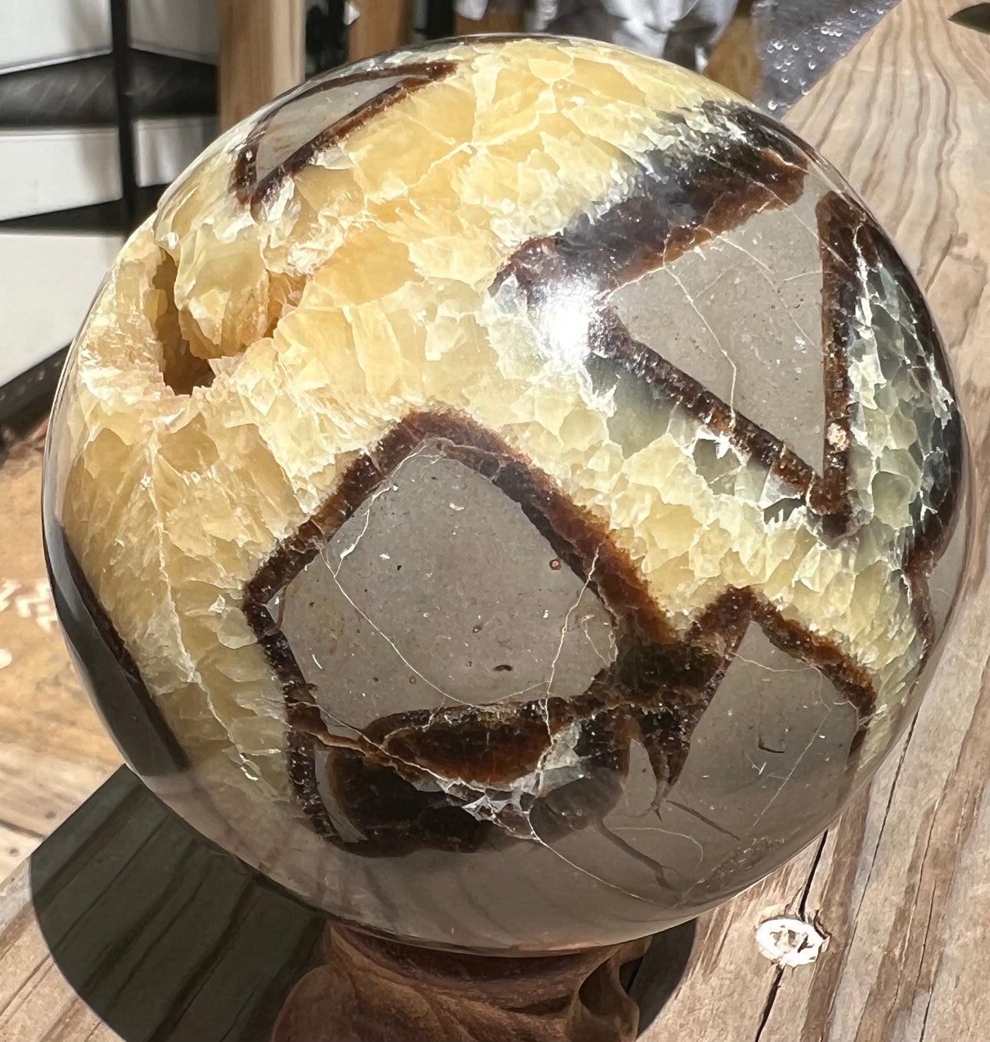 Septarian sphere
